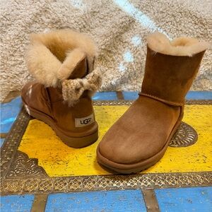 UGG size 6 women’s boot!